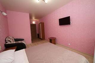 Гостиница Изумруд Новомихайловский Двухместный номер с 1 кроватью и собственной ванной комнатой-4