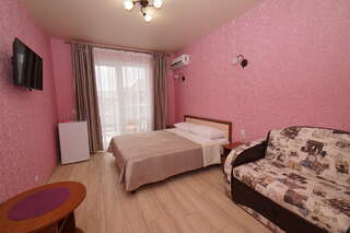 Гостиница Изумруд Новомихайловский Двухместный номер с 1 кроватью и балконом-1